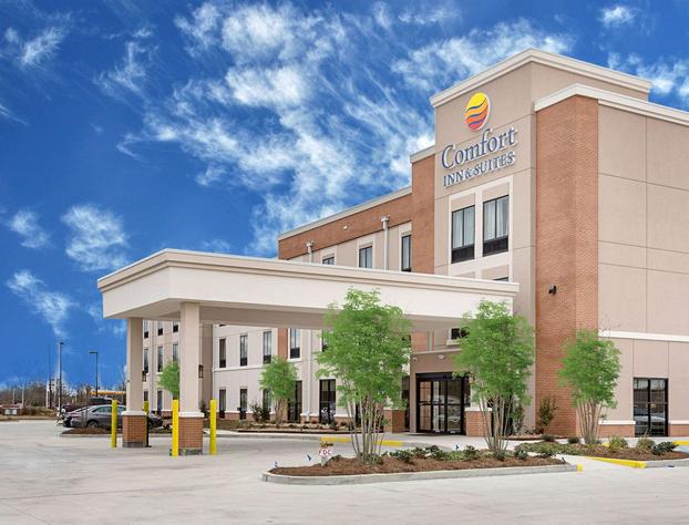 Comfort Inn & Suites hotel detail image 1