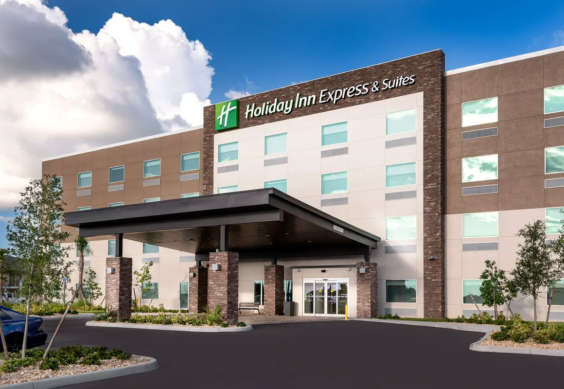 Holiday Inn Express & Suites Punta Gorda by IHG hotel hero