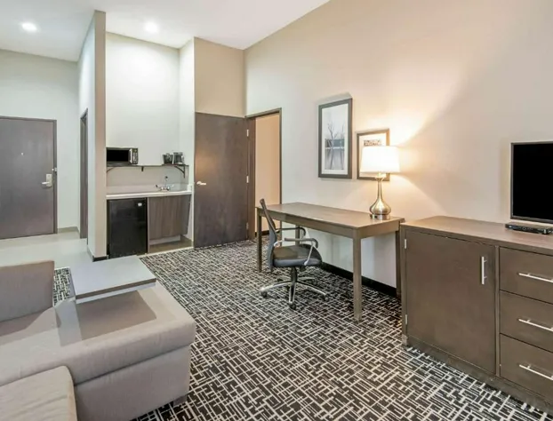 La Quinta Inn & Suites by Wyndham Weatherford OK hotel detail image 4