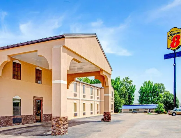 Super 8 by Wyndham Forrest City AR hotel detail image 1