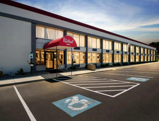 Red Roof Inn Cortland hotel detail image 1