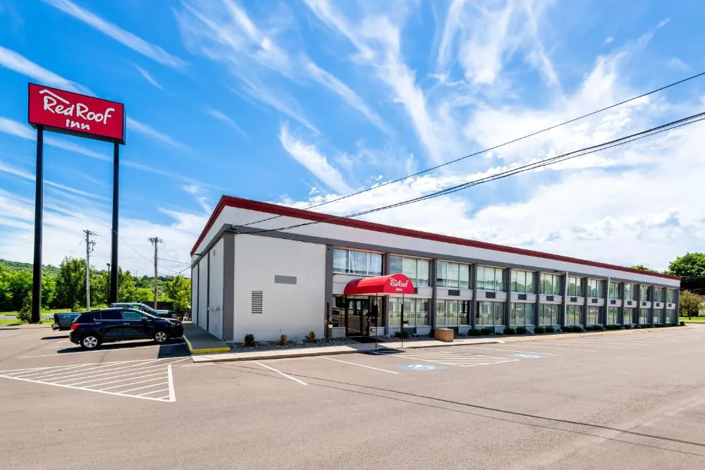 Red Roof Inn Cortland hotel hero