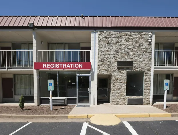 Red Roof Inn Dumfries - Quantico hotel detail image 1