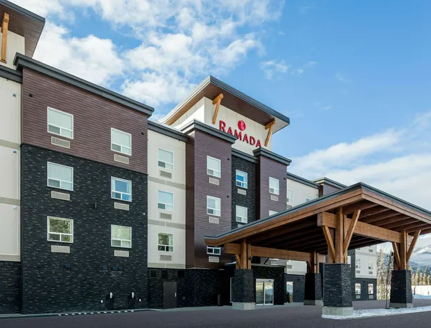 Ramada by Wyndham Revelstoke hotel detail image 1