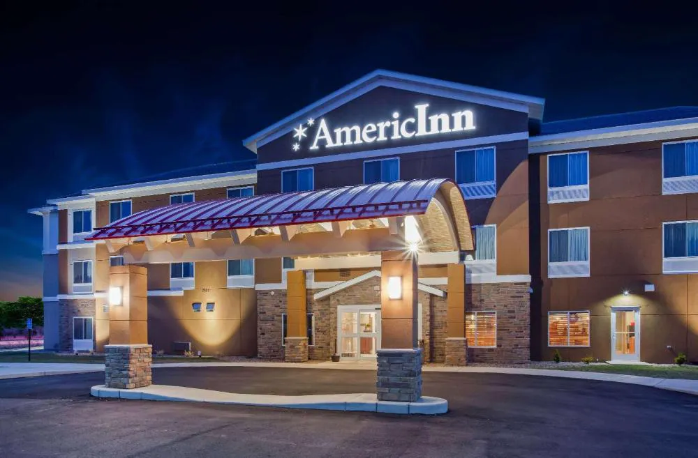AmericInn by Wyndham DeWitt hotel hero