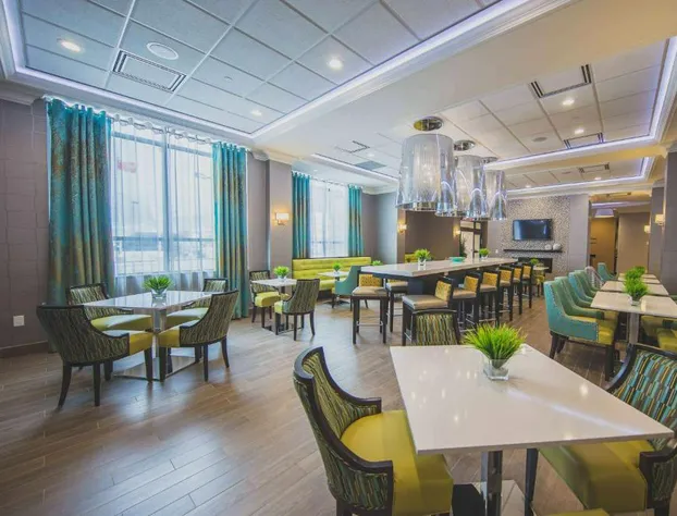 Hampton Inn & Suites by Hilton Bolton hotel detail image 4