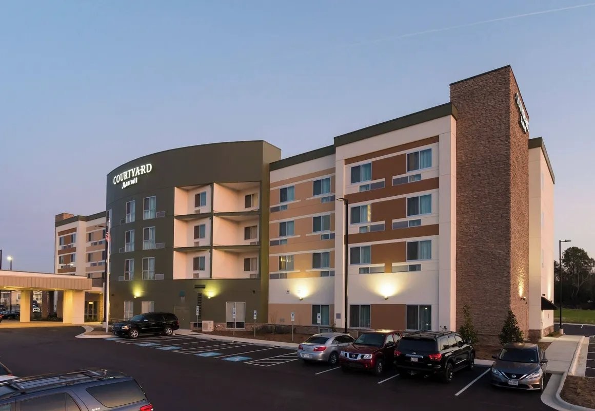 Courtyard by Marriott Fayetteville Fort Liberty/Spring Lake hotel hero