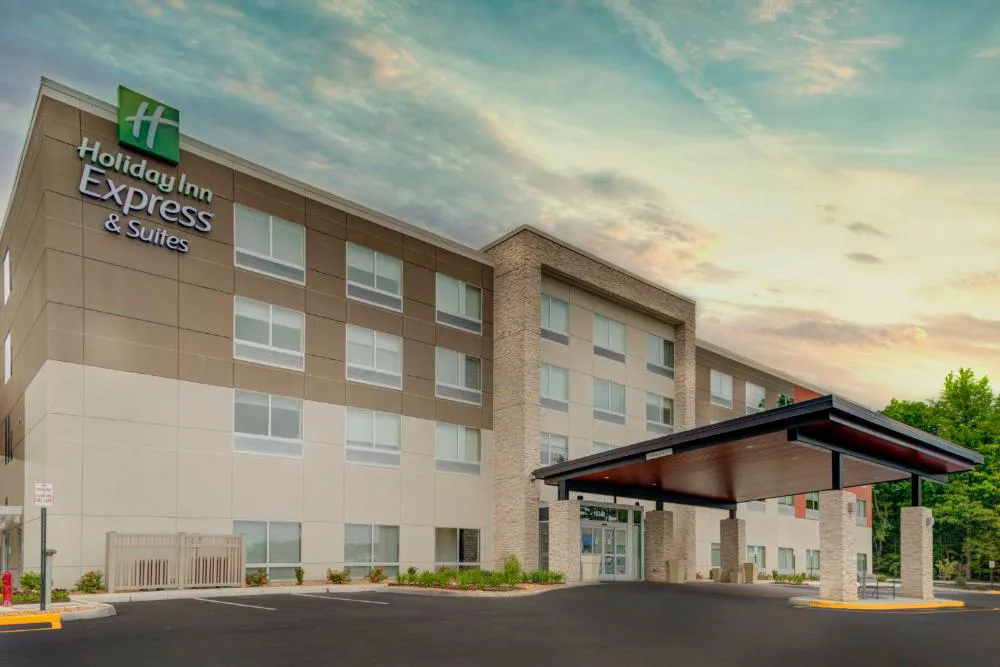 Holiday Inn Express and Suites King George- Dahlgren by IHG hotel hero