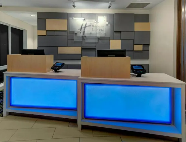 Holiday Inn Express and Suites King George- Dahlgren by IHG hotel detail image 2