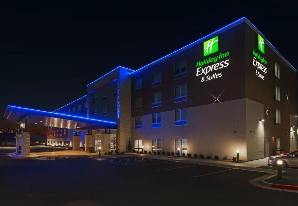 Holiday Inn Express & Suites Tulsa South - Woodland Hills by IHG hotel hero