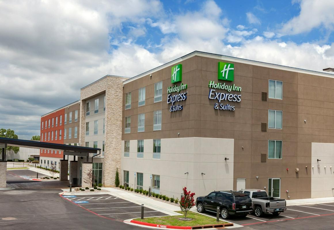 Holiday Inn Express & Suites Tulsa South - Woodland Hills, an IHG Hotel hotel hero
