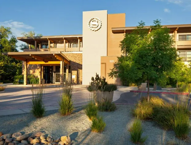 Sheraton Redding Hotel at the Sundial Bridge hotel detail image 1