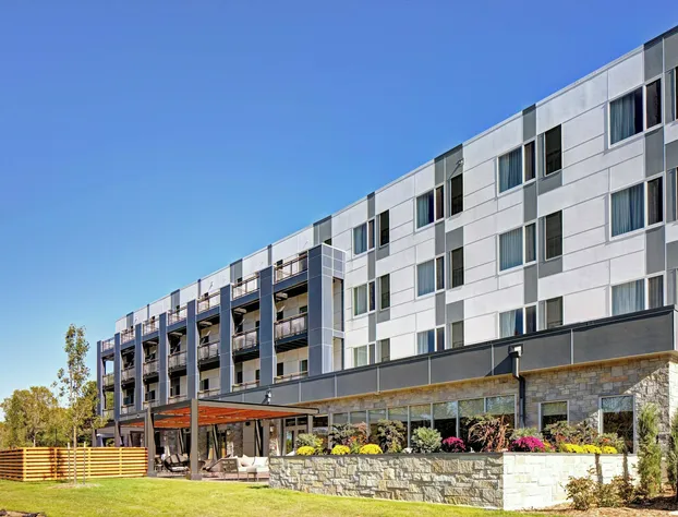 Courtyard by Marriott Appleton Riverfront hotel detail image 2