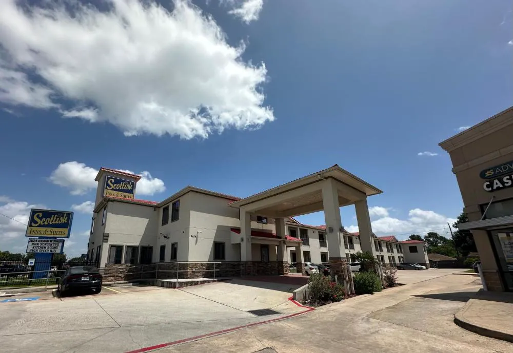 Scottish Inns and suites hotel hero