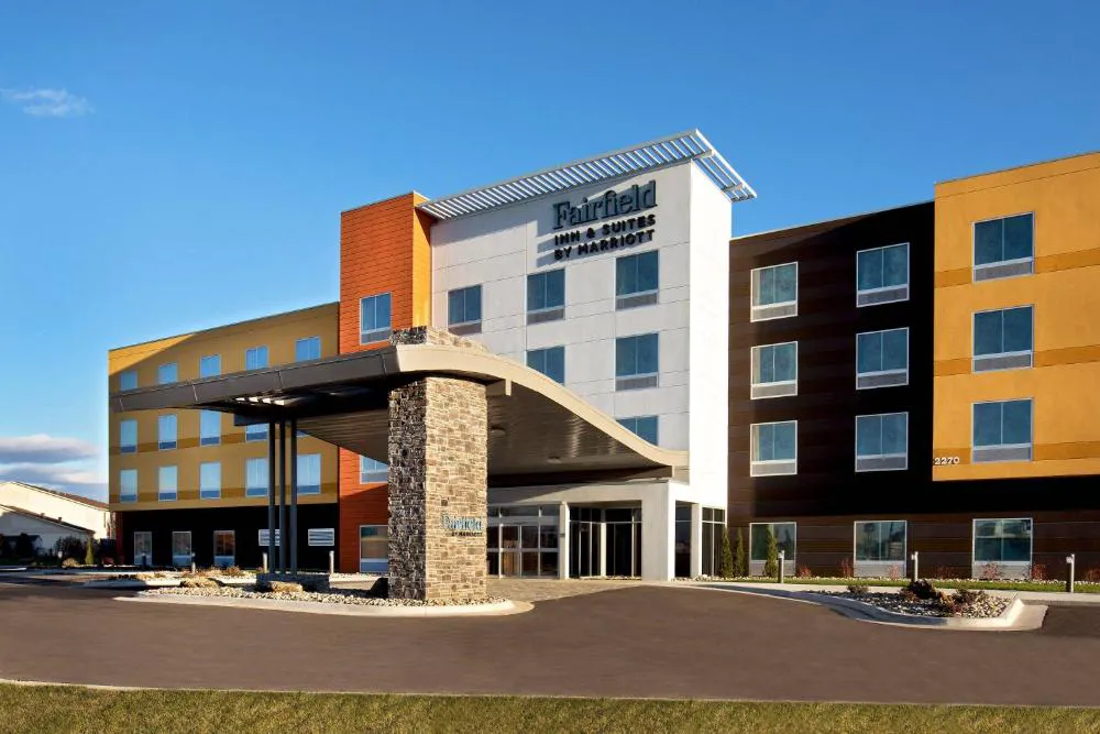 Fairfield Inn & Suites by Marriott McPherson hotel hero