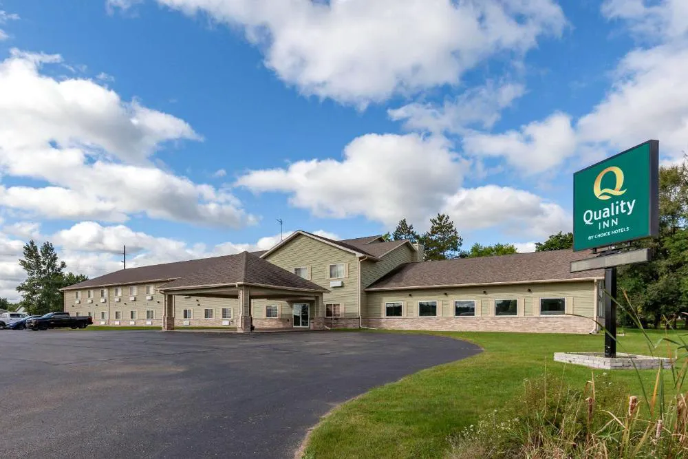 Quality Inn Redgranite hotel hero