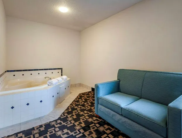 Quality Inn Redgranite hotel detail image 4