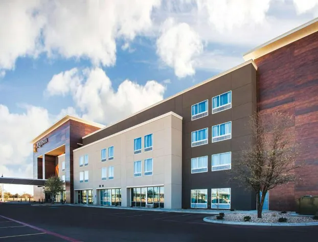 La Quinta Inn & Suites by Wyndham Lubbock South hotel detail image 1