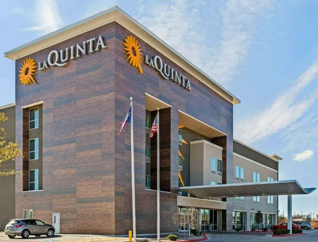 La Quinta Inn & Suites by Wyndham Lubbock South hotel detail image 2