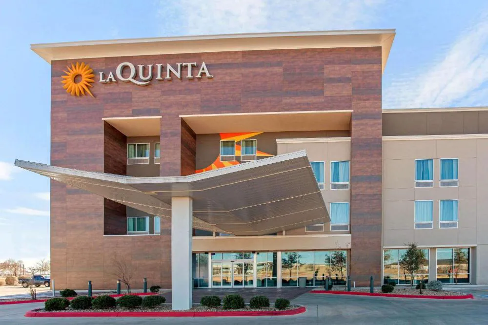La Quinta Inn & Suites by Wyndham Lubbock South hotel hero