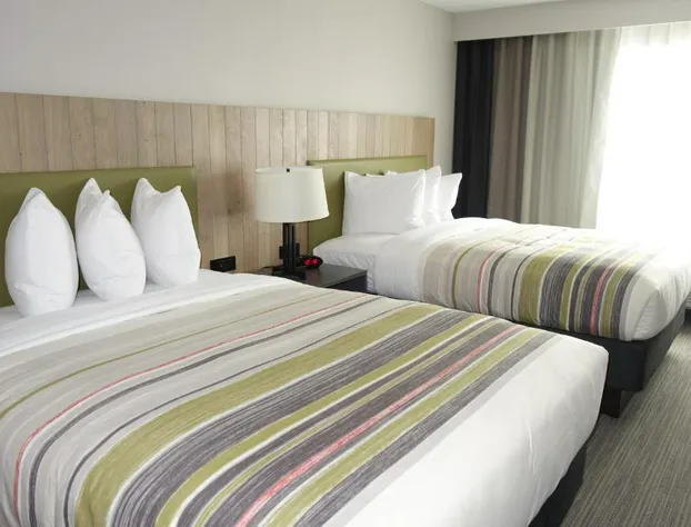 Country Inn & Suites by Radisson Lawrence hotel detail image 4