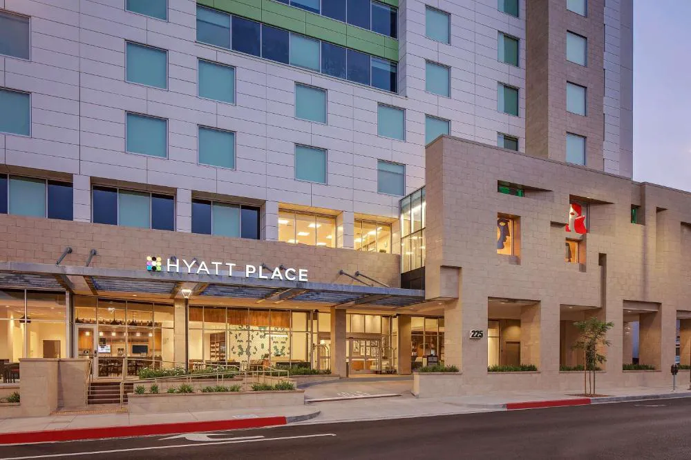 Hyatt Place Glendale / Los Angeles hotel hero