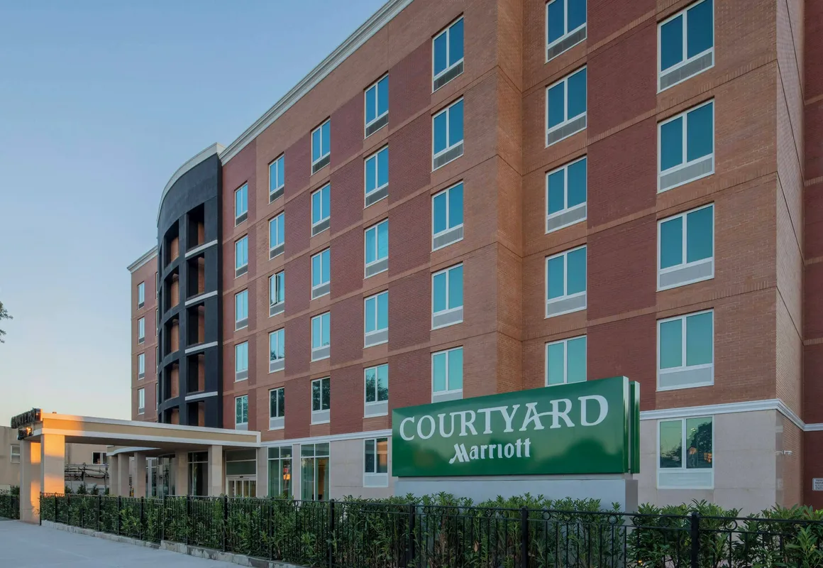 Courtyard by Marriott New York Queens/Fresh Meadows hotel hero