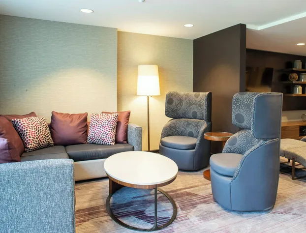 Courtyard by Marriott New York Queens/Fresh Meadows hotel detail image 3