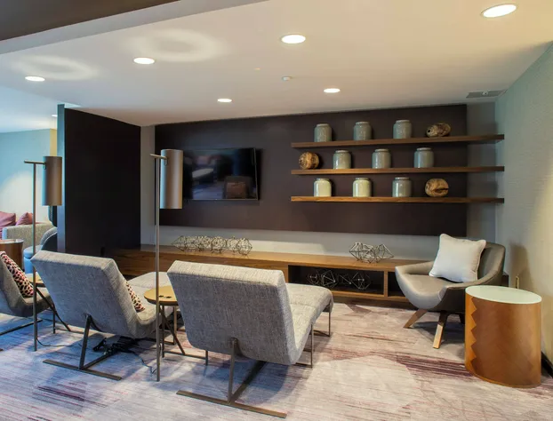 Courtyard by Marriott New York Queens/Fresh Meadows hotel detail image 4