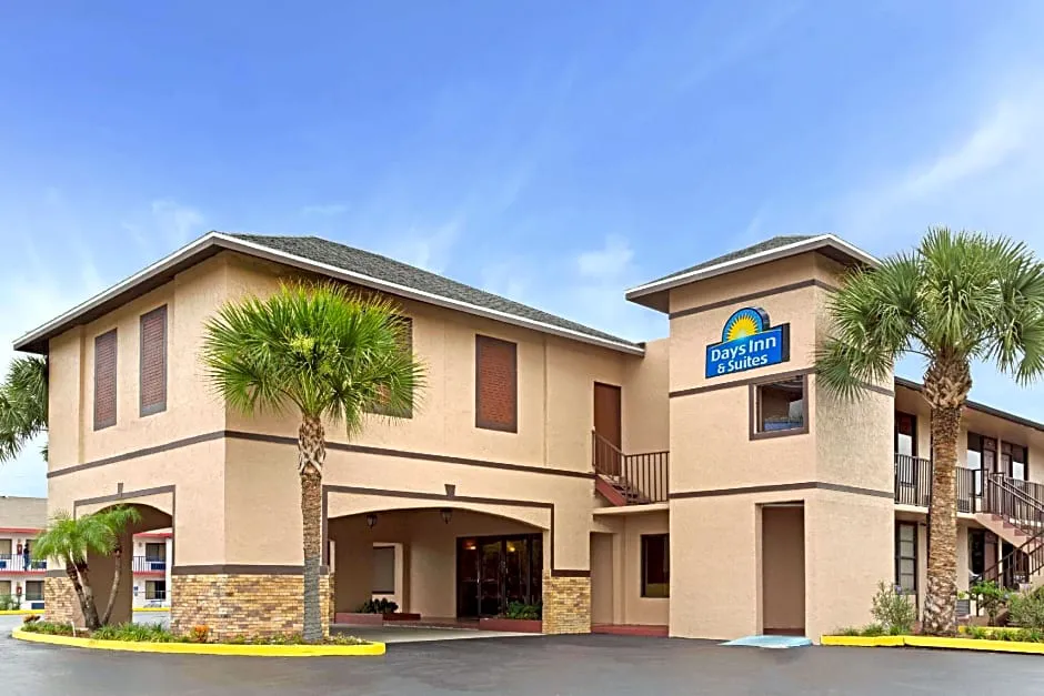 Days Inn by Wyndham Kissimmee West hotel hero