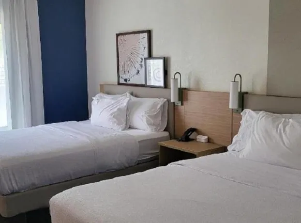 Spark by Hilton Erie hotel detail image 3