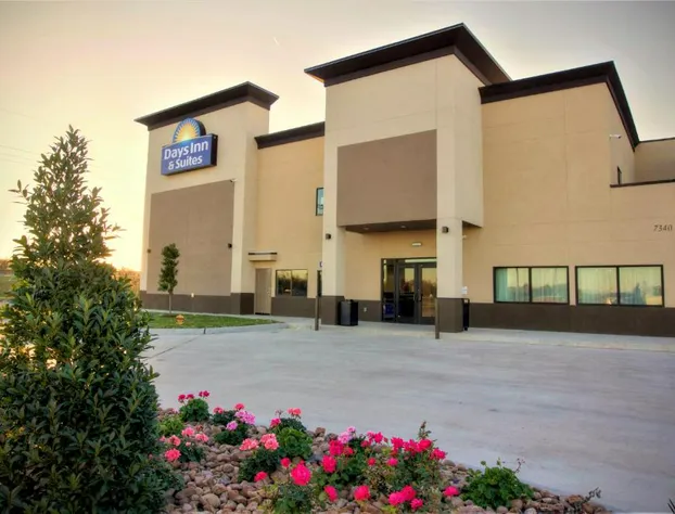 Days Inn & Suites by Wyndham Port Arthur hotel detail image 3