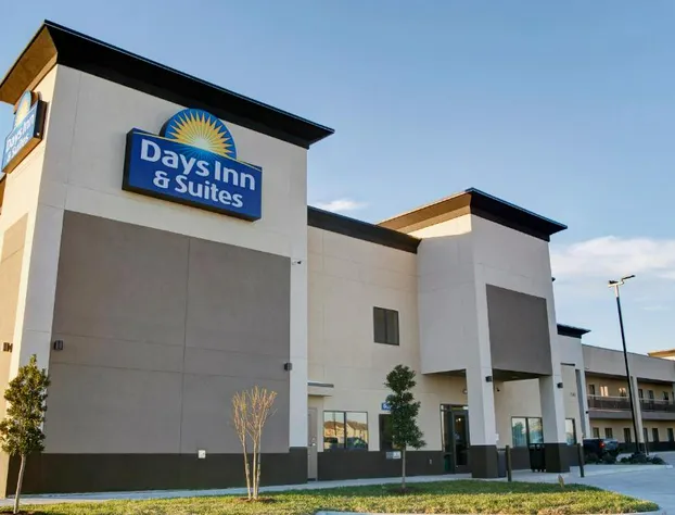 Days Inn & Suites by Wyndham Port Arthur hotel detail image 1