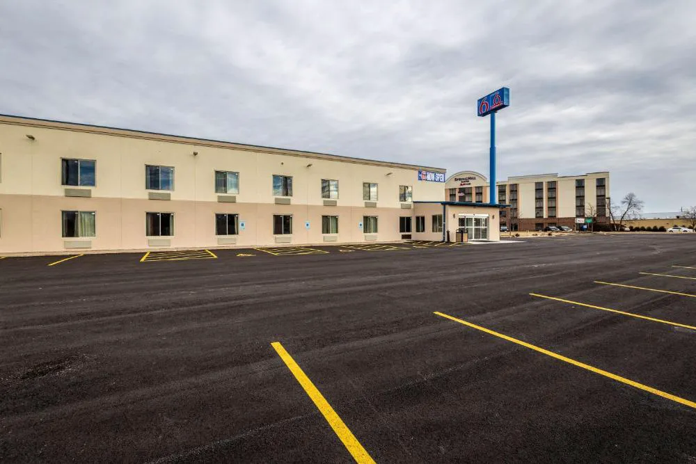Motel 6 Peoria, IL hotel hero