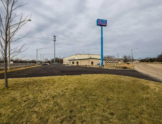 Motel 6 Peoria, IL hotel detail image 1