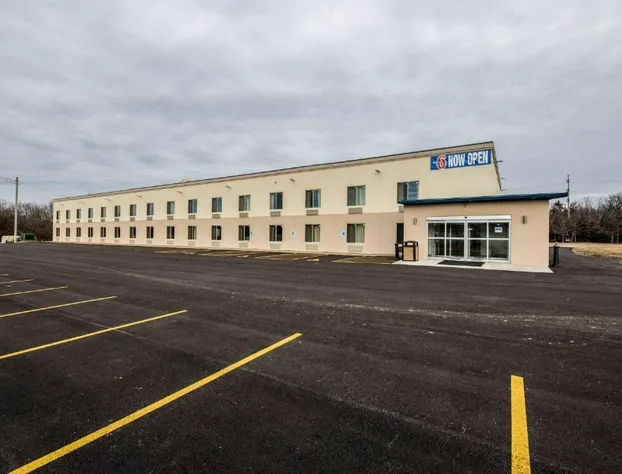 Motel 6 Peoria, IL hotel detail image 2