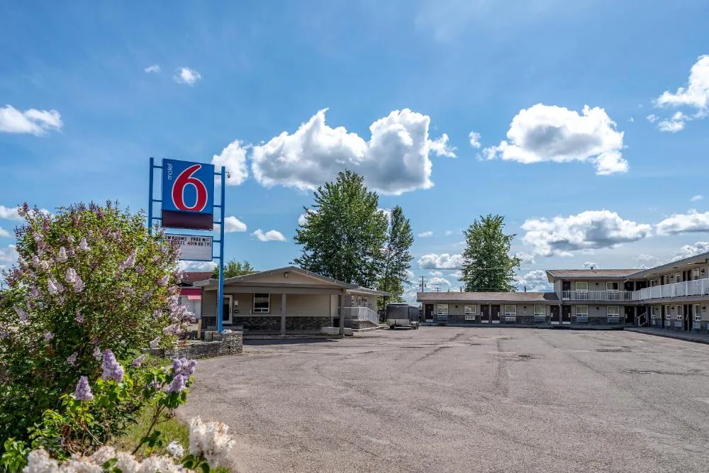 Motel 6 Fort Nelson, BC hotel hero