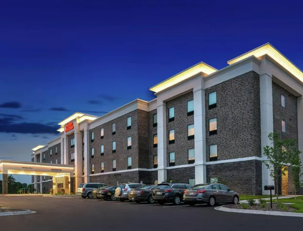 Hampton Inn & Suites St. Paul Oakdale/Woodbury hotel detail image 1