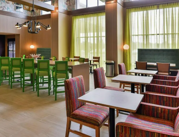 Hampton Inn & Suites St. Paul Oakdale/Woodbury hotel detail image 4