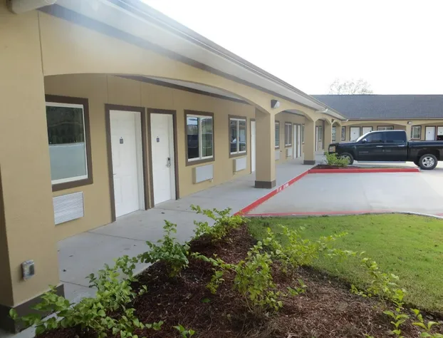 Scottish Inn & Suites hotel detail image 4