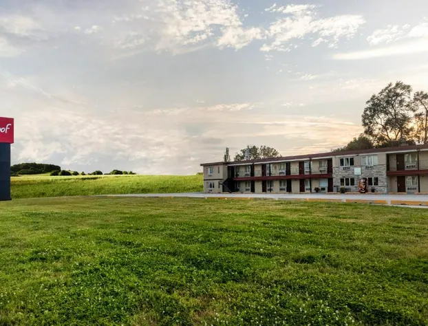 Red Roof Inn Chicago - Alsip hotel detail image 1