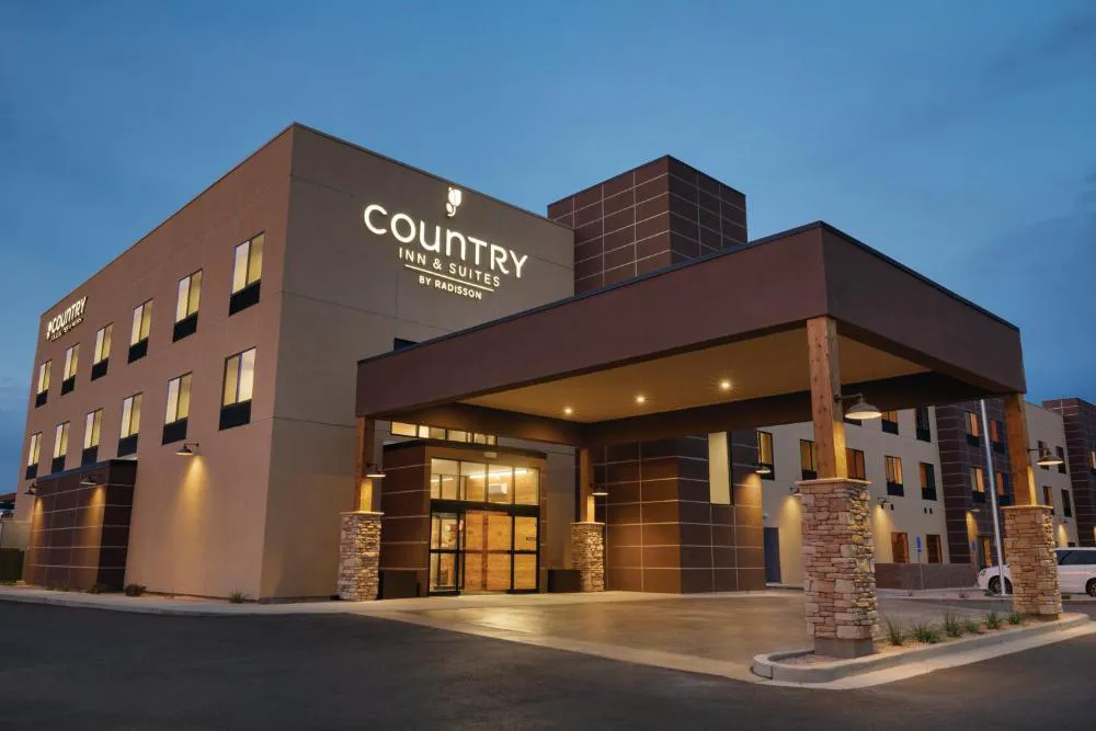Country Inn & Suites by Radisson, Page, AZ hotel hero