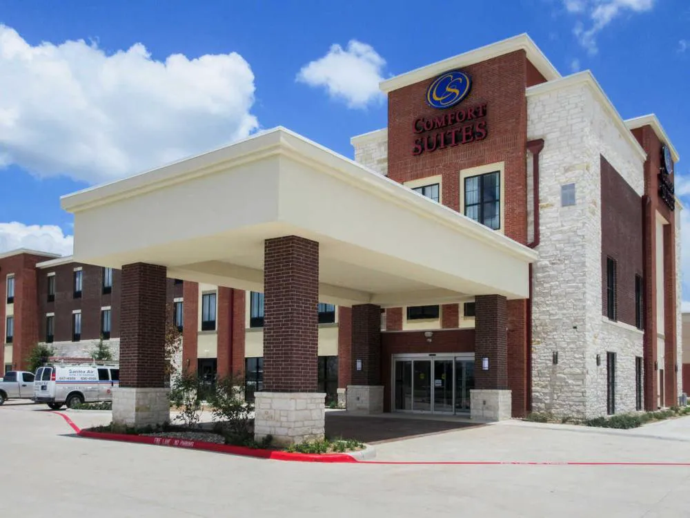 Comfort Suites Kyle hotel hero
