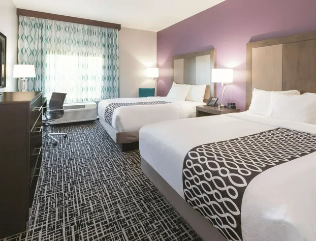 La Quinta Inn & Suites by Wyndham Terre Haute hotel detail image 4