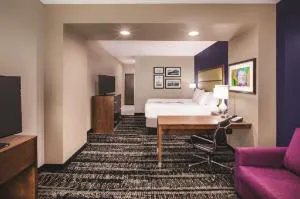 La Quinta Inn & Suites by Wyndham Baton Rouge - Port Allen hotel detail image 1