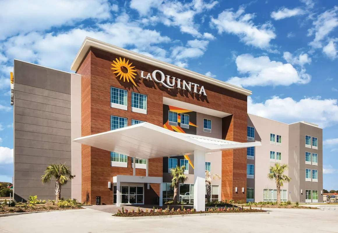 La Quinta Inn & Suites by Wyndham Baton Rouge - Port Allen hotel hero