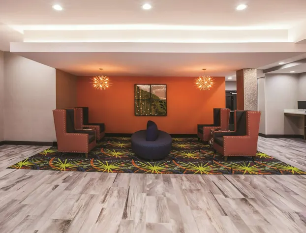 La Quinta Inn & Suites by Wyndham Baton Rouge - Port Allen hotel detail image 3