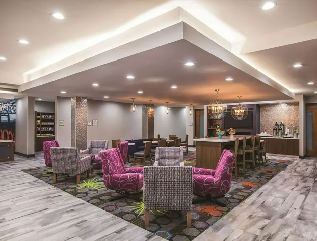 La Quinta Inn & Suites by Wyndham Baton Rouge - Port Allen hotel detail image 4