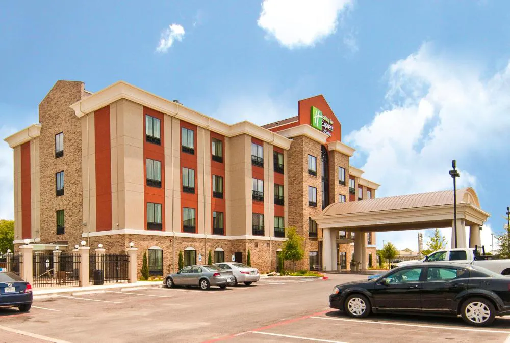 Holiday Inn Express & Suites San Antonio - Frost Bank Ctr hotel hero