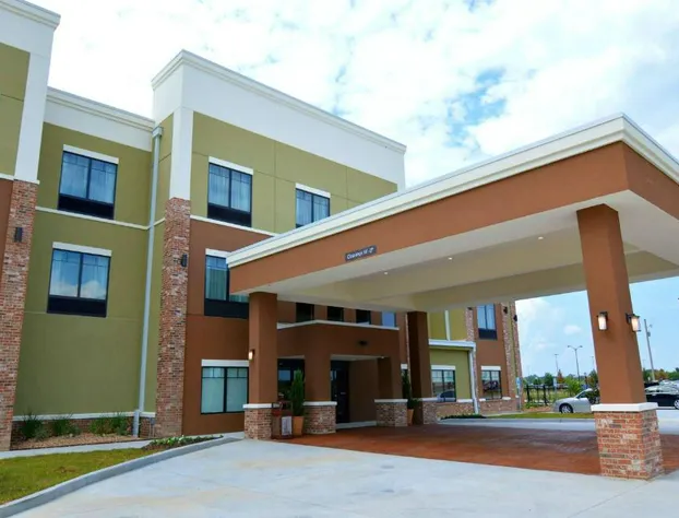 Wyndham Garden New Roads / False River hotel detail image 1